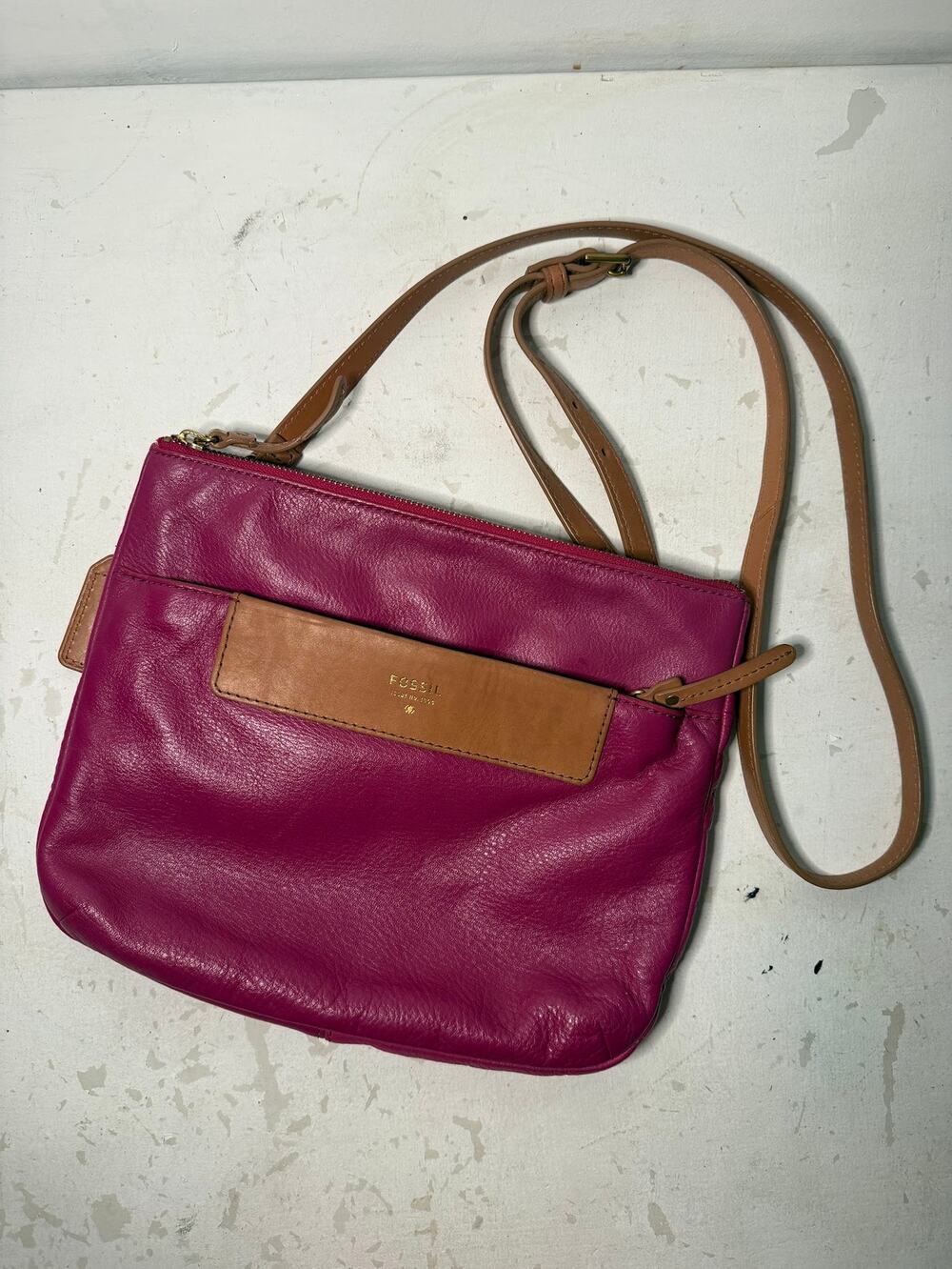 Fossil Pink Pebbled Leather Crossbody Purse Bag Tan Detail
